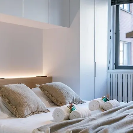 아파트 Stunning And Modern With Sunny Balcony *