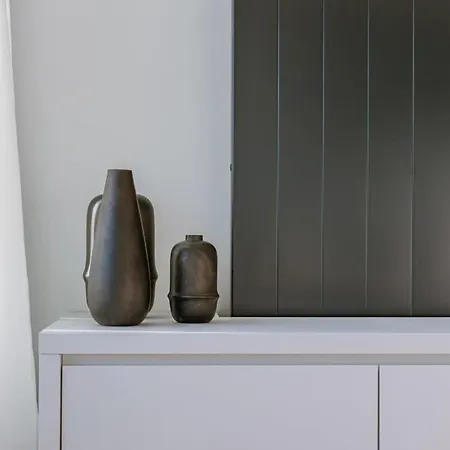 Stunning And Modern With Sunny Balcony *