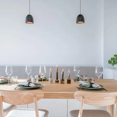 Stunning And Modern With Sunny Balcony Daire *