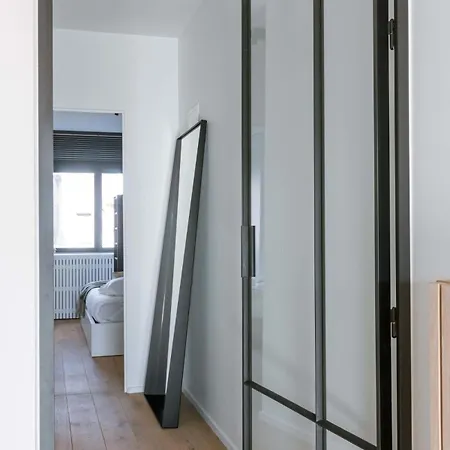 Stunning And Modern With Sunny Balcony Daire *